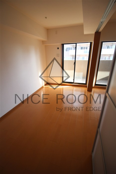 リーガル四ツ橋立売堀Ⅱの洋室