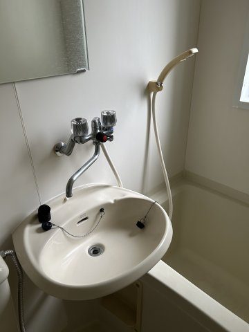 【ロッヂ・福田の洗面所】