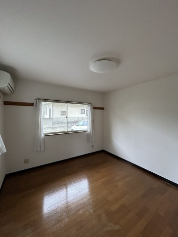 【ロッヂ・福田の居間】