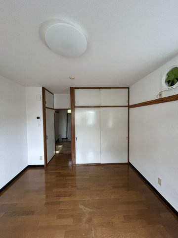 【ロッヂ・福田の居間】