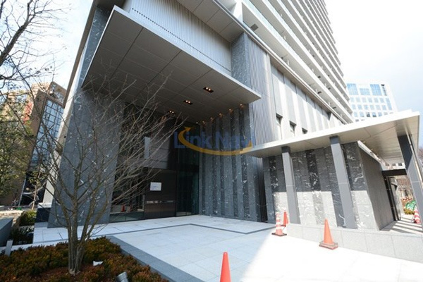 【ザ・セントラルマークタワーのエントランス】