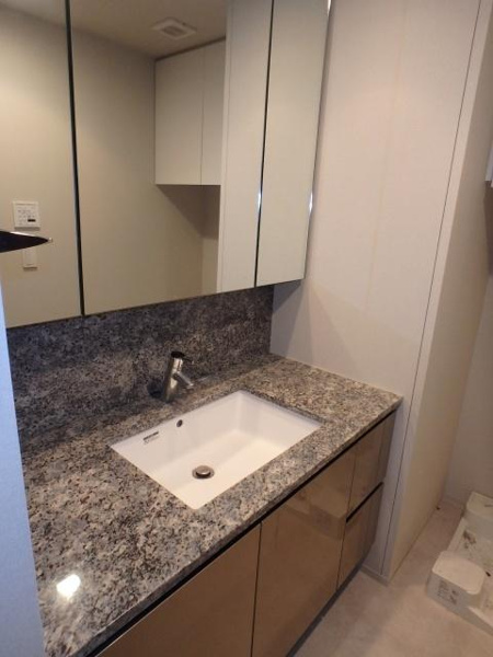 【ザ・セントラルマークタワーの洗面所】