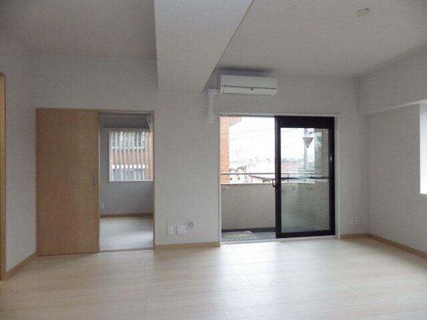 トーカンマンション深沢の居間