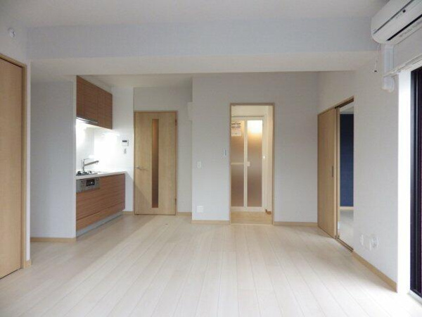 トーカンマンション深沢の居間