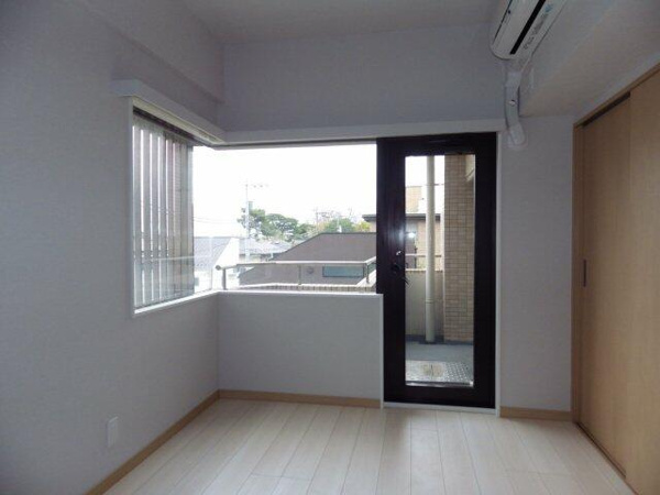 トーカンマンション深沢の居間