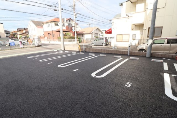 【D-セアリスの駐車場】