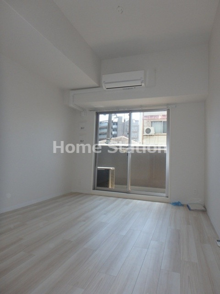 【エスリード西九条レジデンスの居間】