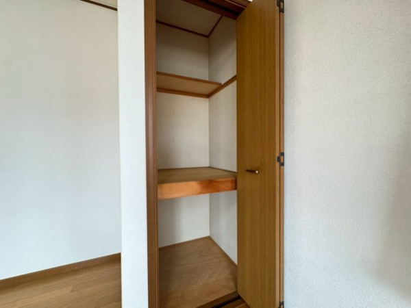 【吹田市寿町2丁目貸家の収納】