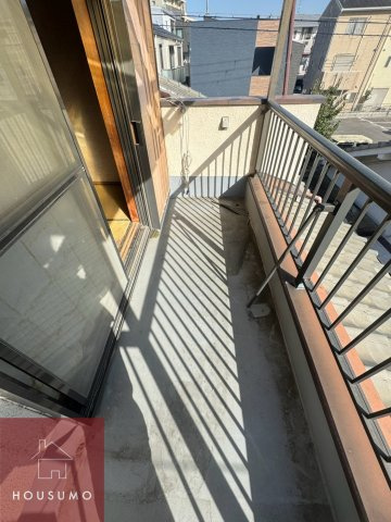 【泉町山口貸家のバルコニー】