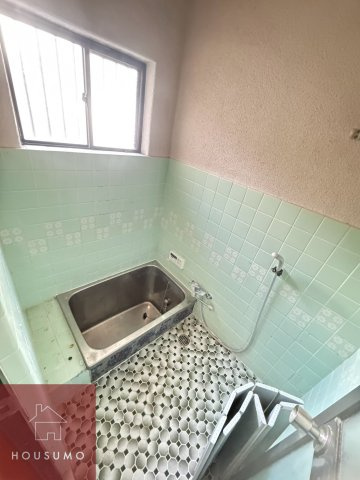 【泉町山口貸家の浴室】