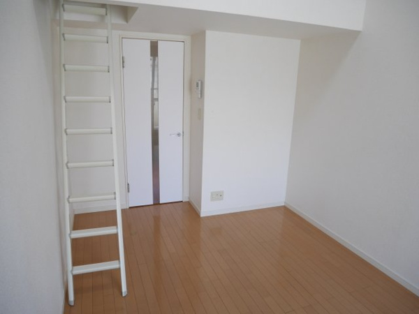 リバティハイツ竹下の洋室