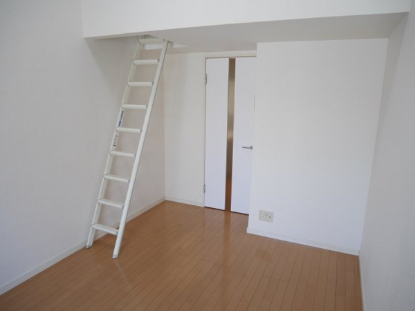 リバティハイツ竹下の洋室