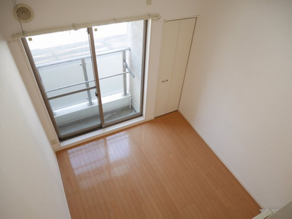 リバティハイツ竹下の洋室