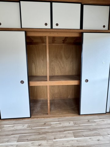 【ルピナスかつらぎB棟の収納】