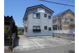 鶴岡市鳥居町のアパートの外観