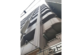 ニットービルの外観
