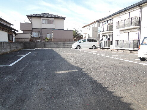 【ディアコート・セフィラの駐車場】