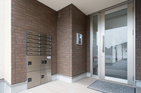 【Le Rivage 大町東のエントランス】