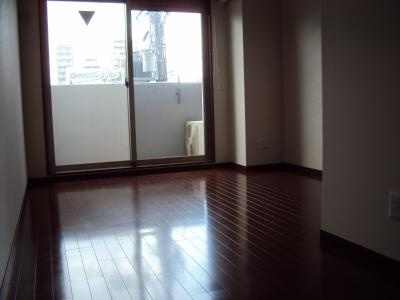 エターナルコート三条の居間