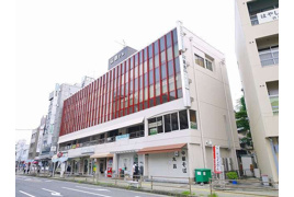 シティロイヤル富雄駅前の外観