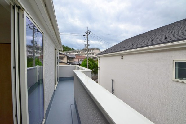 【広島市安佐北区あさひが丘の戸建てのバルコニー】
