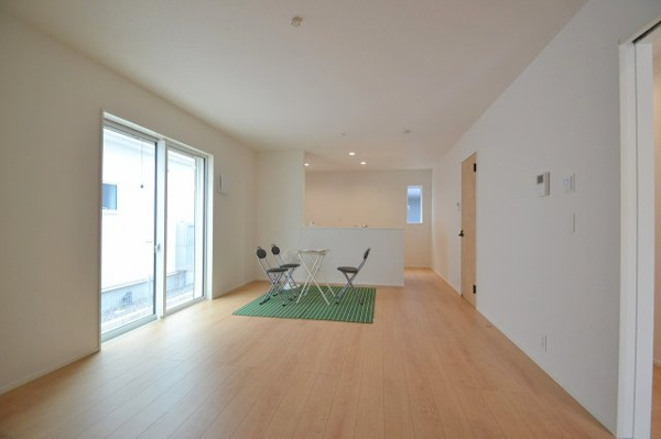 【広島市安佐北区あさひが丘の戸建ての居間】