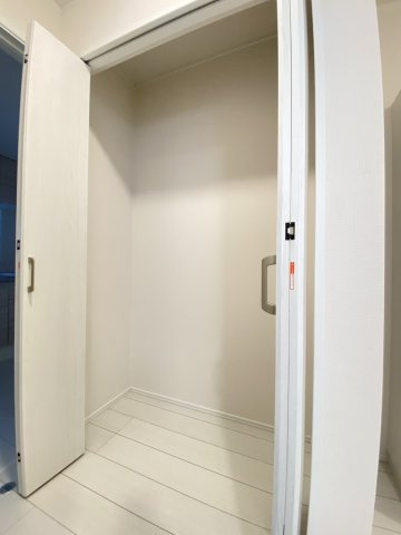 【 新築 RESI NAGAI(レジナガイ)Ⅱの収納】