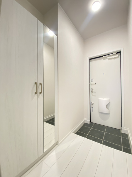 【 新築 RESI NAGAI(レジナガイ)Ⅱの玄関】