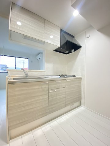 【 新築 RESI NAGAI(レジナガイ)Ⅱのキッチン】