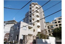 ユニロイヤル赤坂の外観