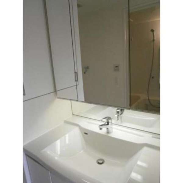 パークキューブ代々木富ヶ谷の独立洗面台