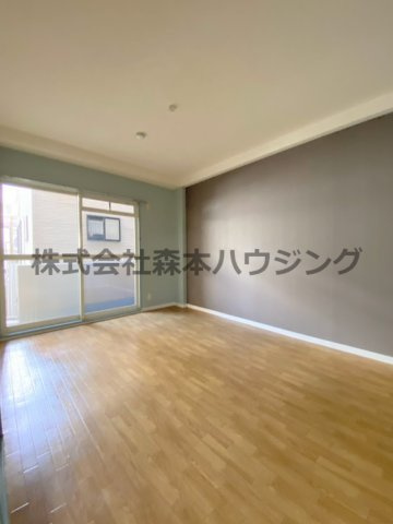 グリーンゲイブルスの洋室