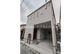 川崎市幸区中幸町の戸建ての外観
