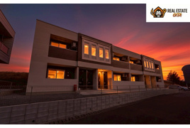 リバーフロント長浜の外観