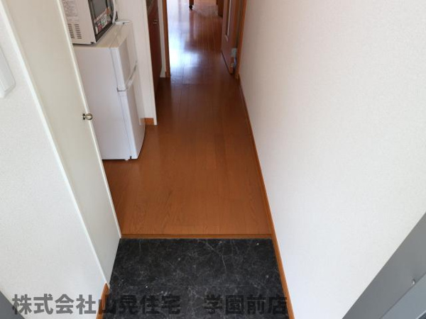 奈良市学園中のマンションの玄関