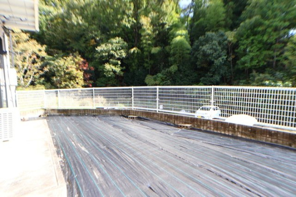 【コートヴィレッジⅢのバルコニー】