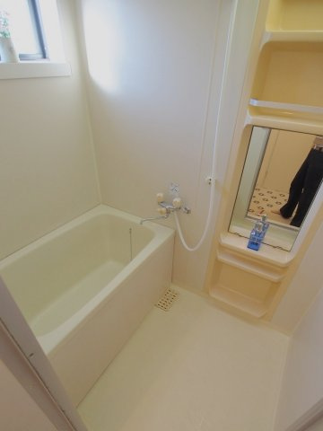【コートヴィレッジⅢの浴室】