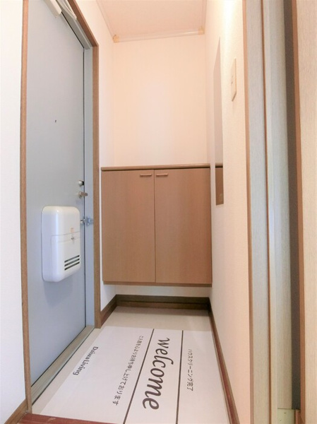 【コートヴィレッジⅢの玄関】