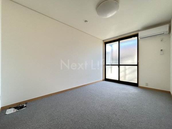 レオパレス川崎港町の居間