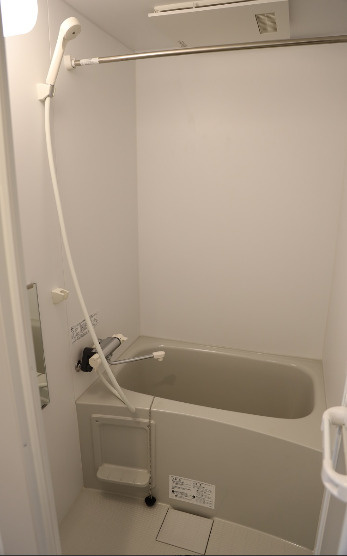 レオパレス川崎港町の浴室