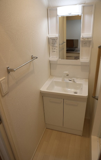 レオパレス川崎港町の洗面所