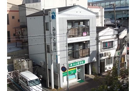 サンコート鷹取の外観