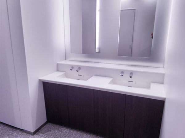 【名古屋証券取引所ビルの写真】