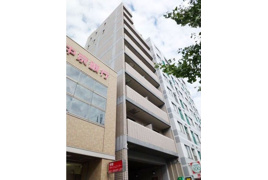 イーストコートの外観