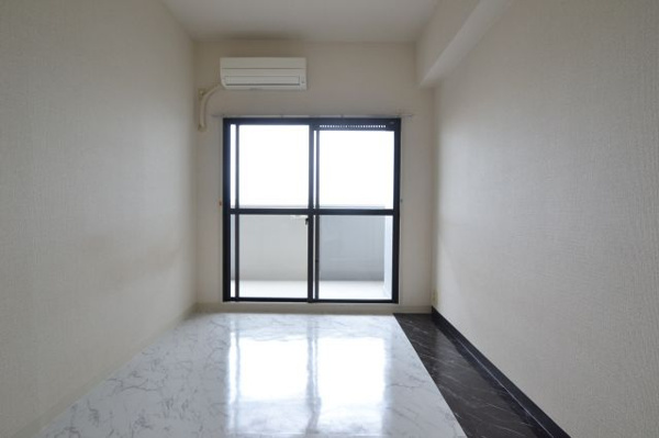 コスモ神戸サウスアベニューの居間