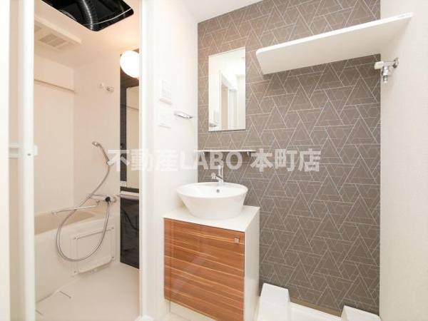 【エスリード西九条レジデンスの洗面所】