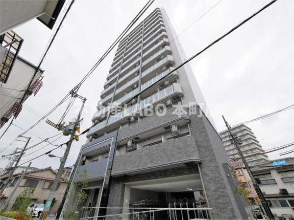 【エスリード西九条レジデンスの外観】