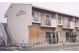 松阪市川井町のアパートの外観