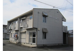 松阪市殿町のアパートの外観
