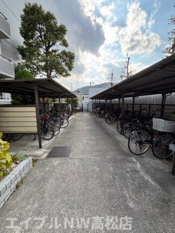 【ロイヤルハイツ茜の駐車場】